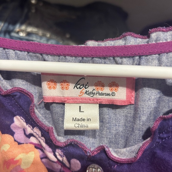 Koi scrub top - Picture 2 of 3